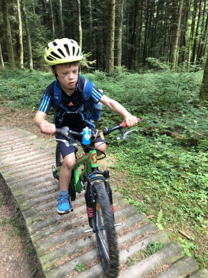 Kids summer camp Lausanne bking activities